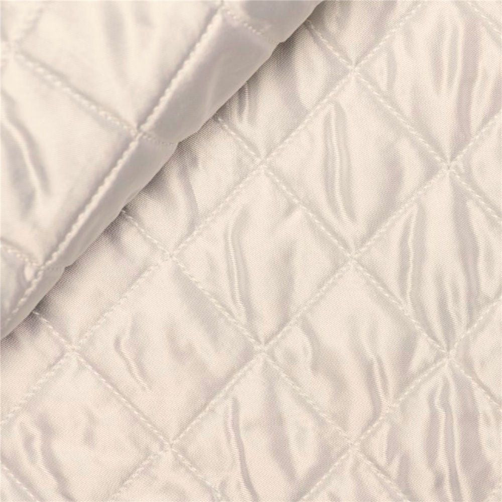 Nylon quilt with diamond pattern, 5 cm high, 140 cm wide, item 480