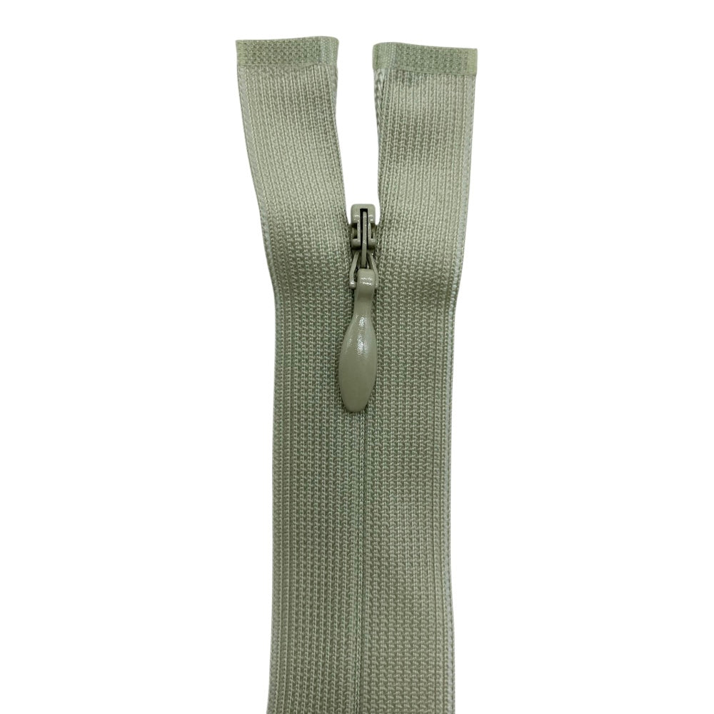 Invisible divisible closure with 60 cm movable lower cup
